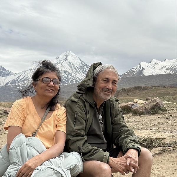 Radhika and Narayan on the drive to Chandra Taal